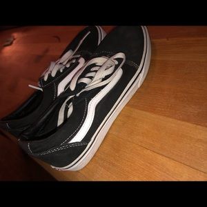 BLACK VANS